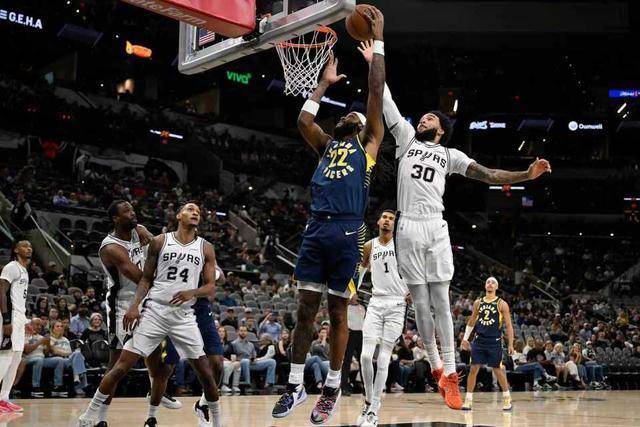 冬日阿贾克斯vs暴风赤红