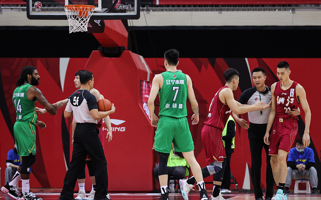 包含拉齐奥训练开放日，赛后更衣室发声引欢呼，欧超杯在即，训练强度明显提升的词条