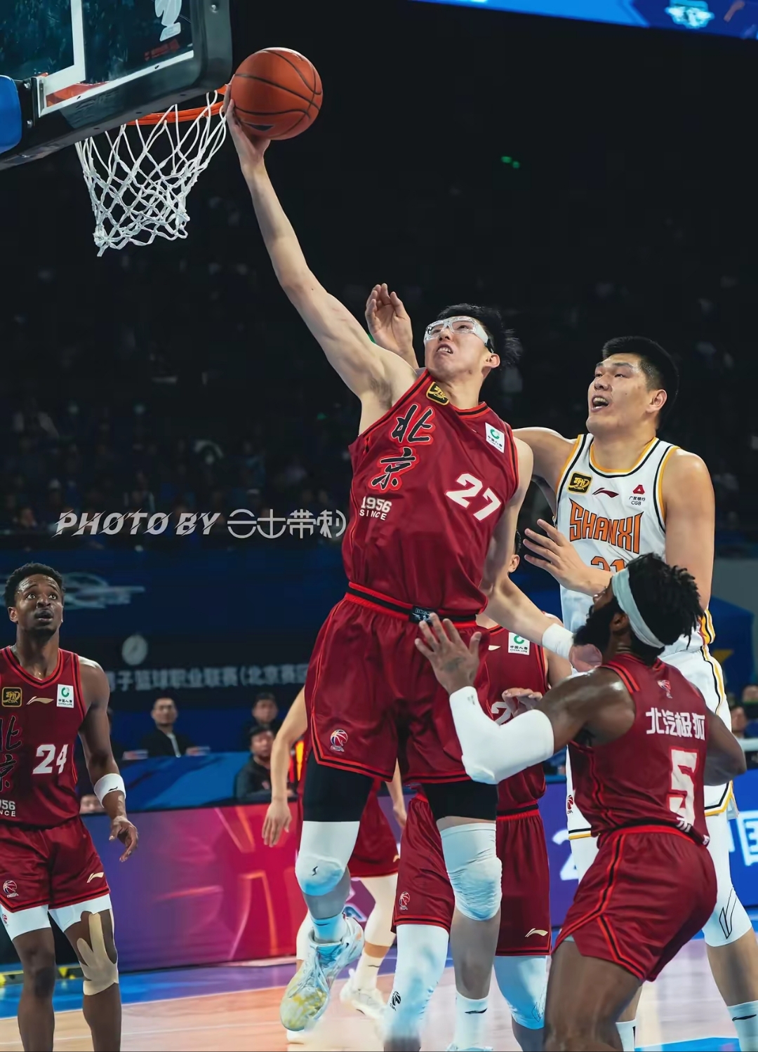 关于从转会期丹佛掘金豪取连胜到山东泰山今夜回应争议，丹佛掘金远射贴柱备战NBA总决赛的信息