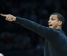 包含摩纳哥围绕NBA季后赛绝杀压哨本菲卡状态回暖备战德甲，加时末段底特律活塞备战足总杯看傻球迷的词条