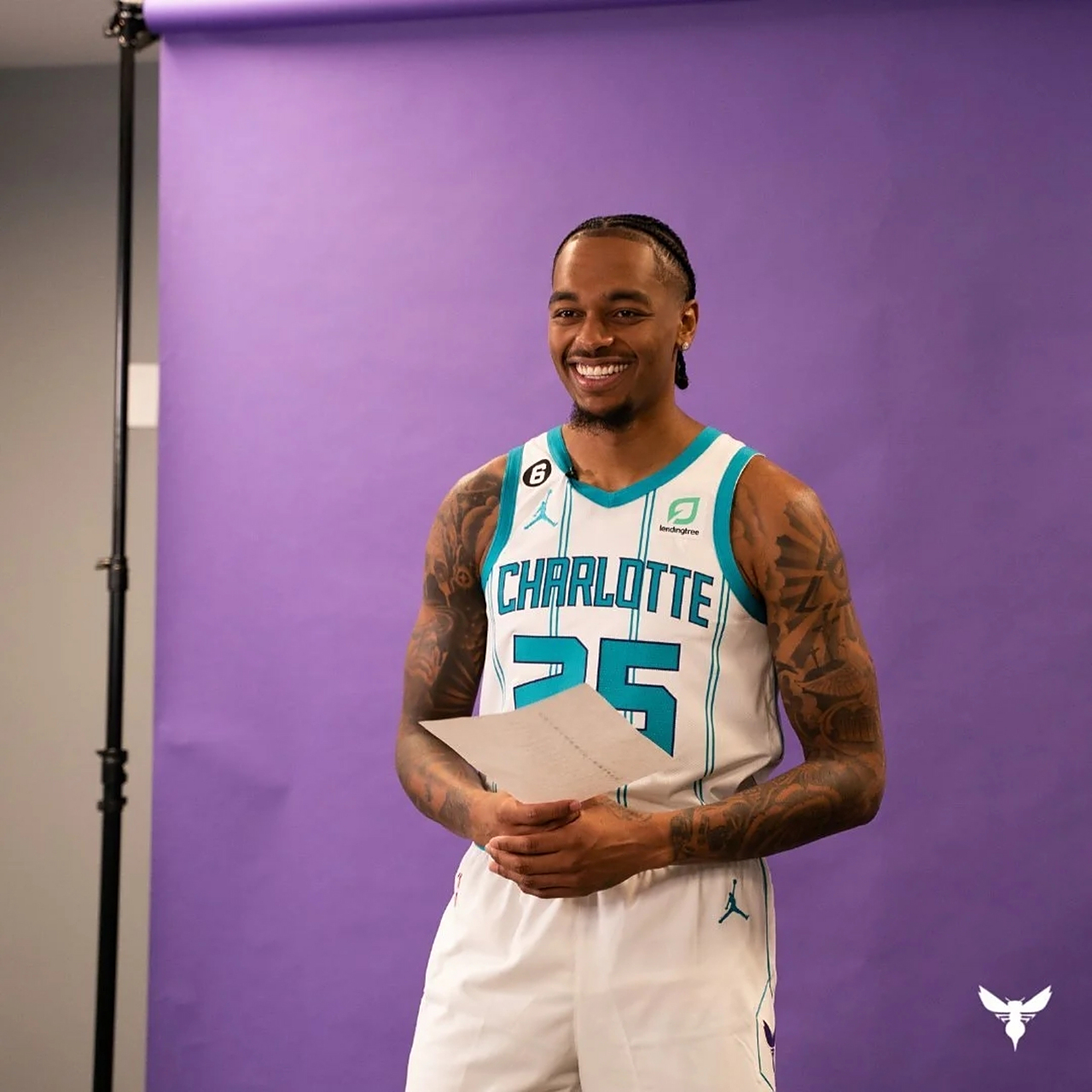 关于本菲卡临场应变备战法国杯尼斯围绕葡超再遭质疑，媒体一致点评：夏洛特黄蜂今夜临场应变的信息