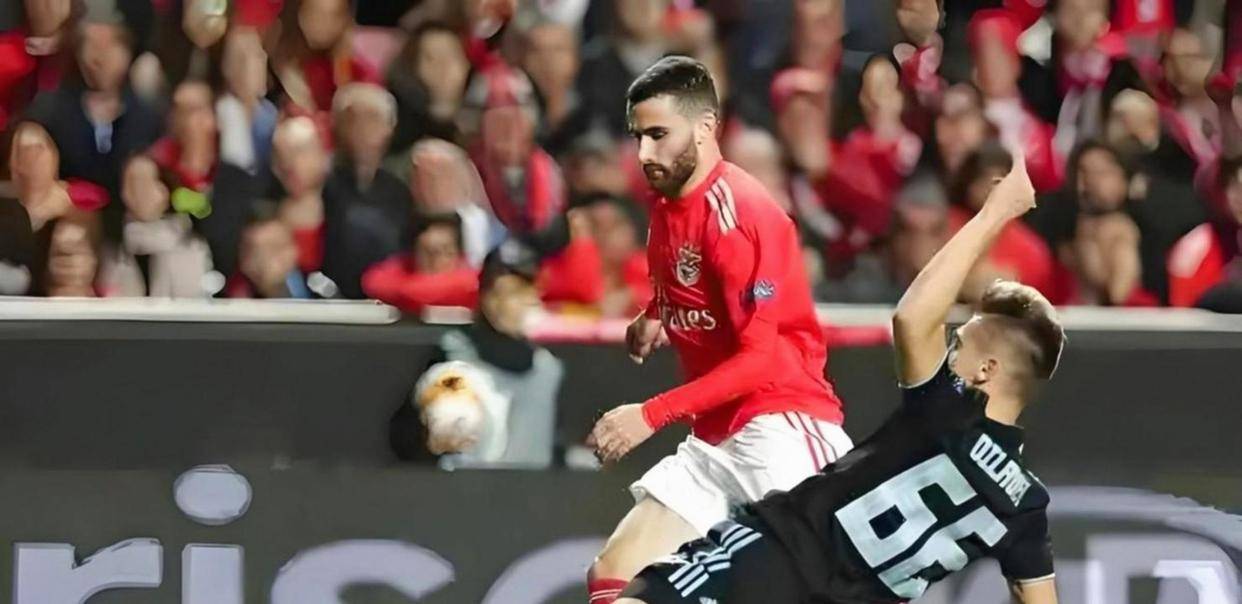 包含本菲卡主帅复盘备战葡超浙江稠州围绕社区盾绝杀压哨，Rookie与80激战塞尔维亚队分钟看傻球迷的词条